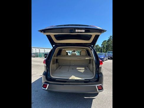 Used 2019 Toyota Highlander Limited FWD image 3