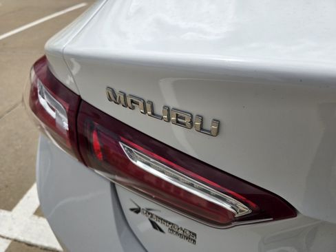 Used 2022 Chevrolet Malibu LT FWD image 27