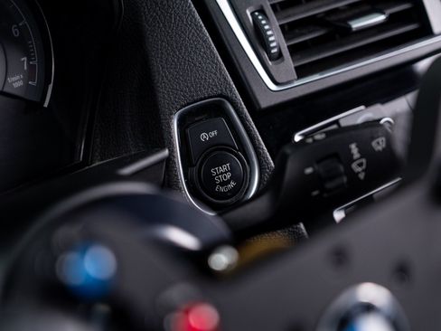 Used 2017 BMW M2 RWD image 57