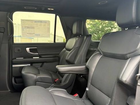 New 2027 Ford Expedition Platinum w/ Stealth Performance Package AWD/4WD image 30