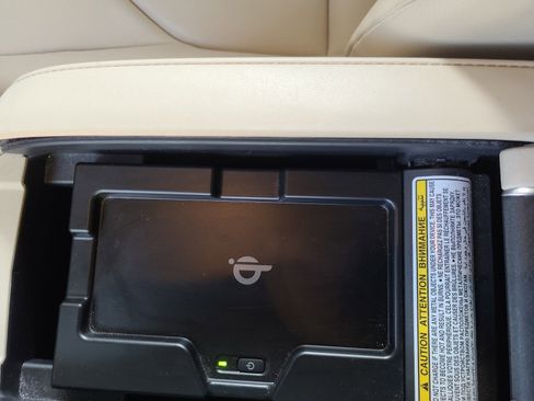 Used 2020 Toyota Highlander XLE image 34