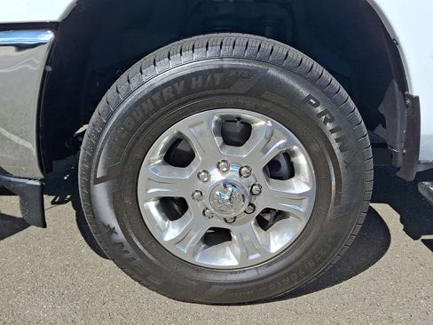 Used 2024 RAM 2500 Big Horn AWD/4WD image 9