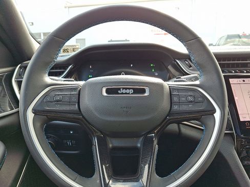 Certified 2023 Jeep Grand Cherokee Trailhawk w/ Luxury Tech Group III image 21