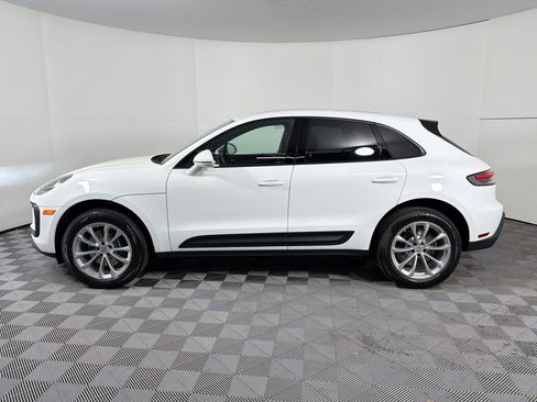 Used 2026 Porsche Macan AWD/4WD image 2