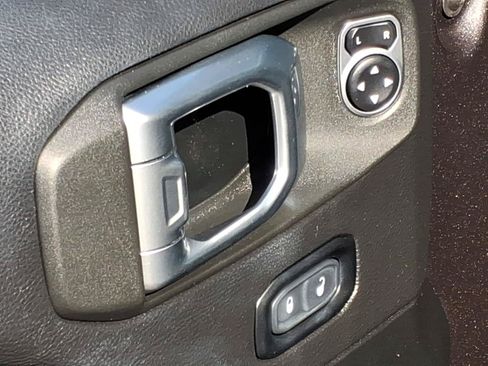 Used 2020 Jeep Wrangler Unlimited Sahara AWD/4WD image 15
