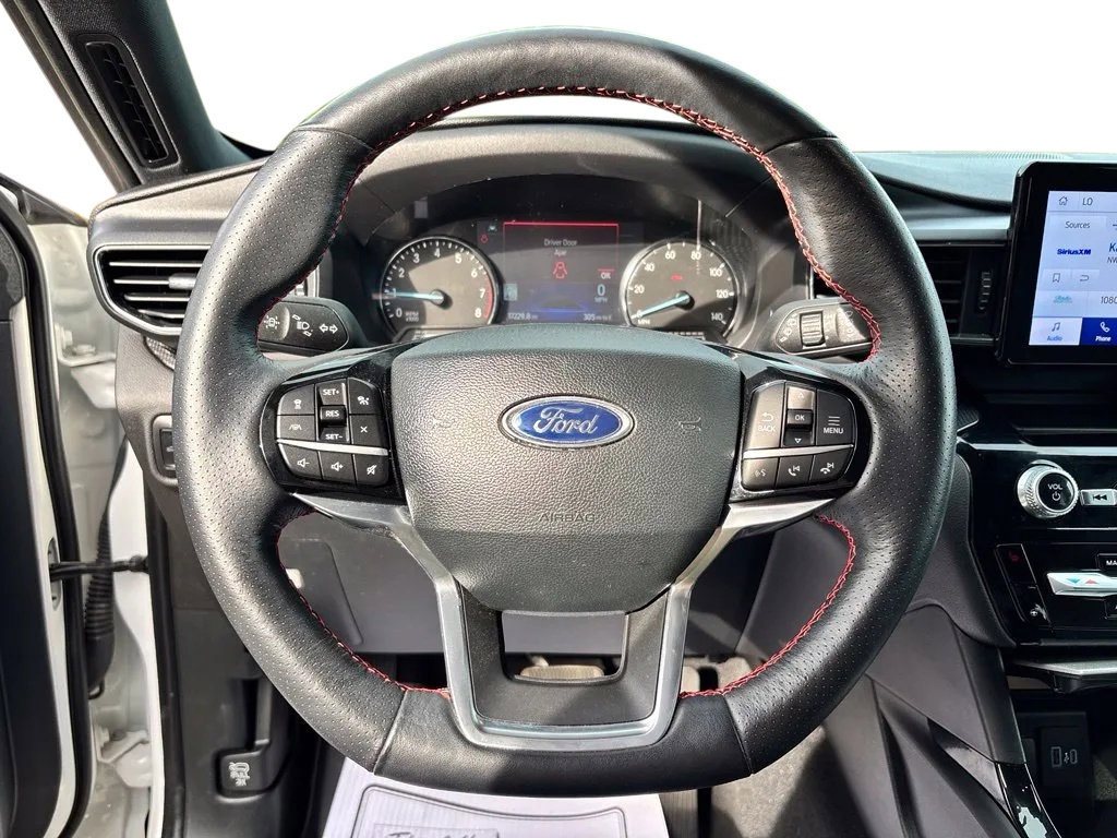 Used 2023 Ford Explorer ST-Line w/ Class IV Trailer Tow Package AWD/4WD image 12