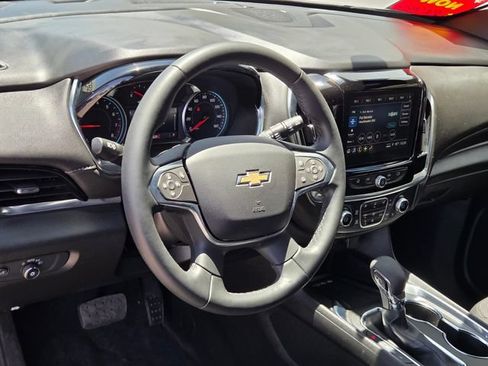 Certified 2023 Chevrolet Traverse LT FWD image 18