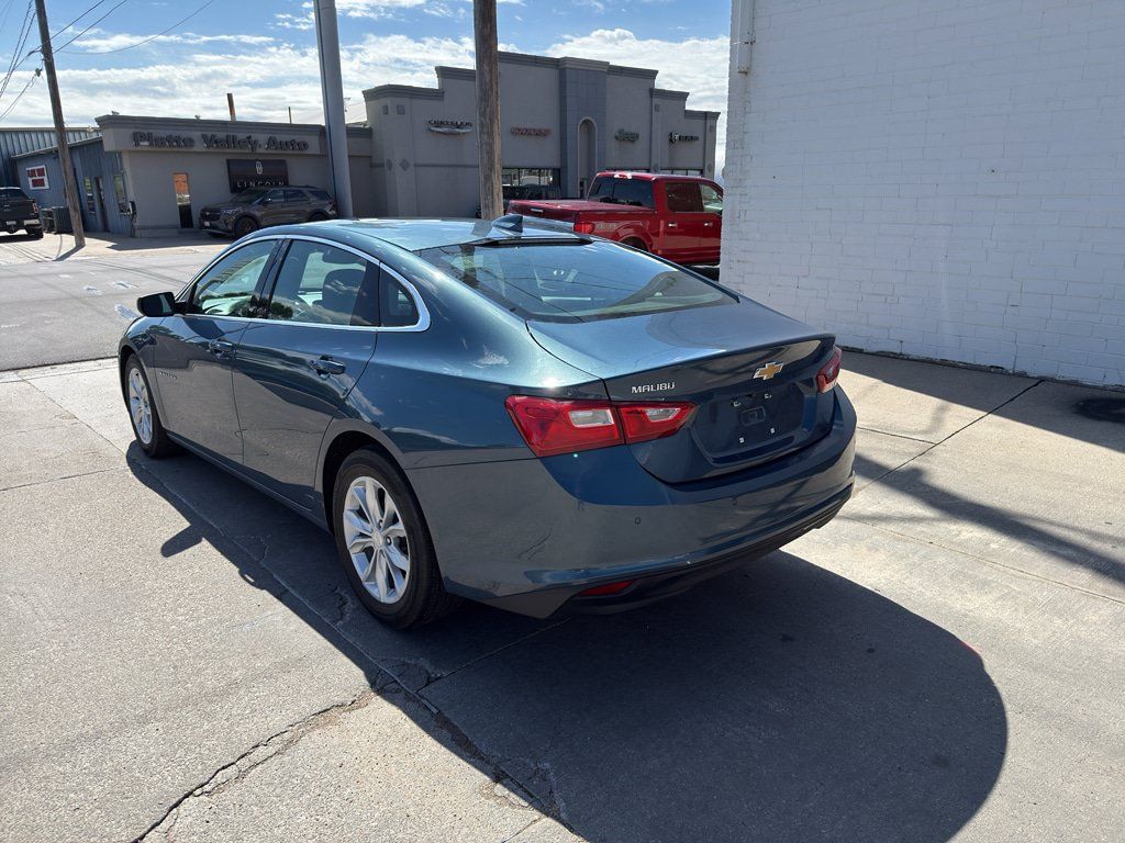 Used 2024 Chevrolet Malibu LT FWD image 4