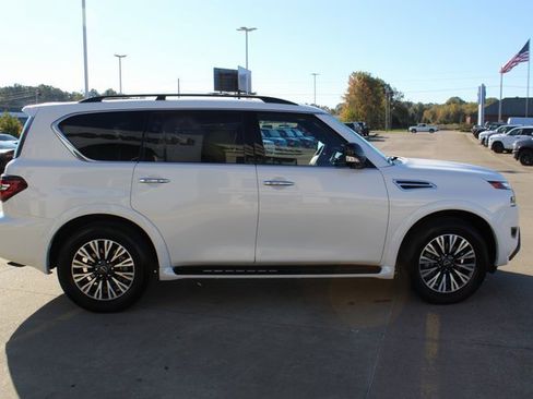 Used 2024 Nissan Armada SL w/ Midnight Edition Package image 5