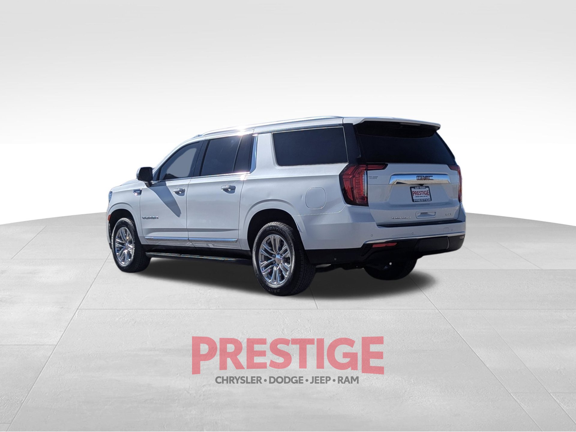 Used 2024 GMC Yukon XL SLT w/ SLT Premium Package AWD/4WD image 11