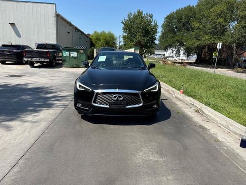 Used 2017 INFINITI Q60 3.0t w/ Premium Plus Package 3.0T AWD/4WD image 5