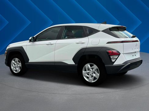 New 2025 Hyundai Kona SE image 4