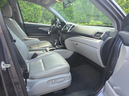 Used 2017 Honda Ridgeline RTL-T image 35