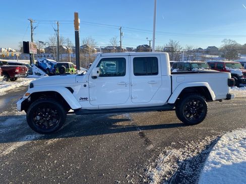 Certified 2021 Jeep Gladiator Overland image 6