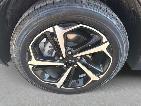 Used 2022 Chevrolet TrailBlazer RS w/ Sun and Liftgate Package FWD image 11