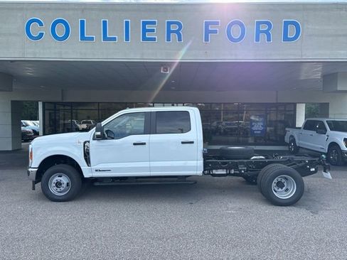 New 2026 Ford F350 XL w/ XL Chrome Package AWD/4WD image 24