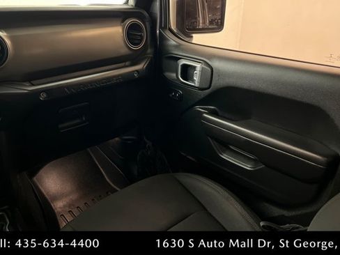 Used 2018 Jeep Wrangler Unlimited Sport S AWD/4WD image 10