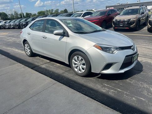 Used 2015 Toyota Corolla LE FWD image 11