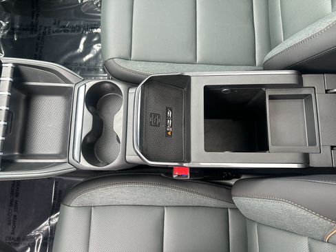 New 2027 GMC Terrain AT4 w/ Technology Package II AWD/4WD image 19