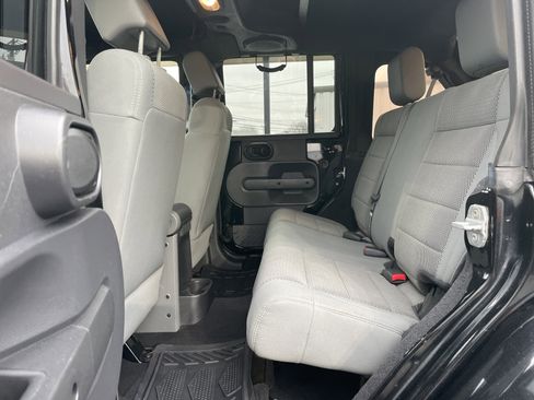 Used 2007 Jeep Wrangler Unlimited Sahara image 27