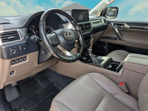 Certified 2022 Lexus GX 460 Premium w/ Premium Package image 6