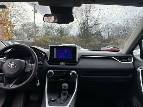 Used 2025 Toyota RAV4 LE image 32