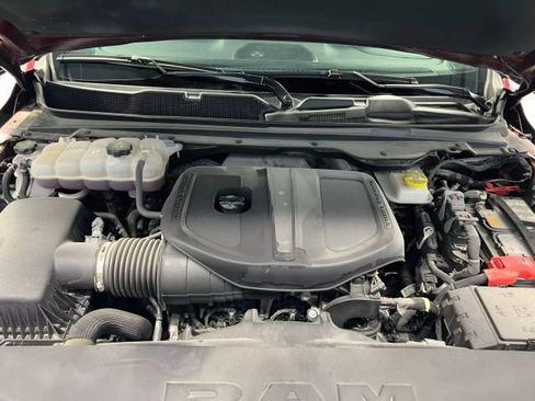 Used 2025 RAM 1500 Laramie image 12