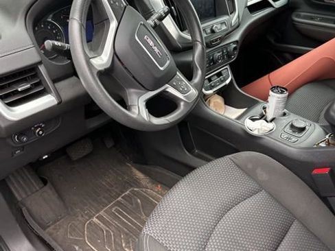 Used 2023 GMC Terrain SLE w/ Driver Convenience Package image 10