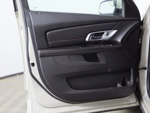 Used 2015 GMC Terrain SLE image 18