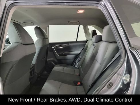 Used 2021 Toyota RAV4 XLE AWD/4WD image 15