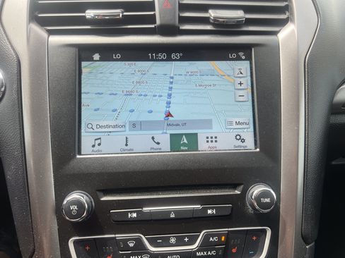 Used 2017 Ford Fusion Energi SE FWD image 23