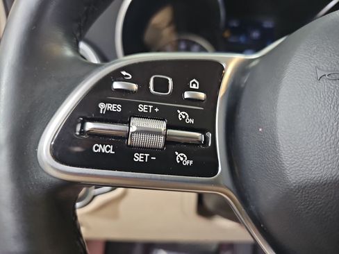 Used 2021 Mercedes-Benz GLC 300 4MATIC image 20