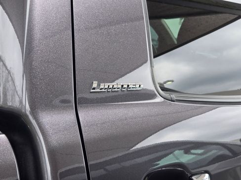Used 2016 Toyota Tundra Limited w/ Limited Premium Package AWD/4WD image 8