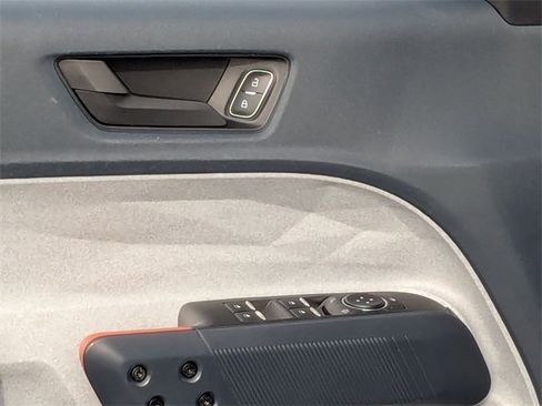 Used 2022 Ford Maverick XLT image 12