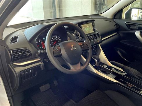 Used 2025 Mitsubishi Eclipse Cross ES image 4