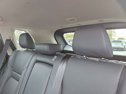 Used 2022 Nissan Rogue SV w/ SV Premium Package image 14