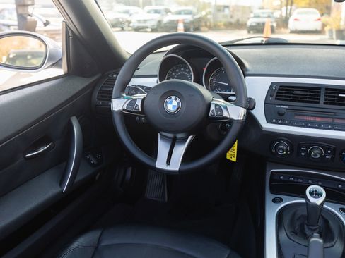 Used 2007 BMW Z4 3.0si image 27