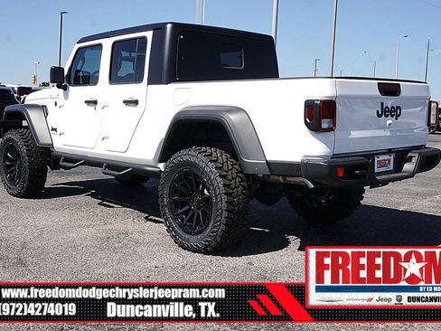 New 2026 Jeep Gladiator Sport AWD/4WD image 3