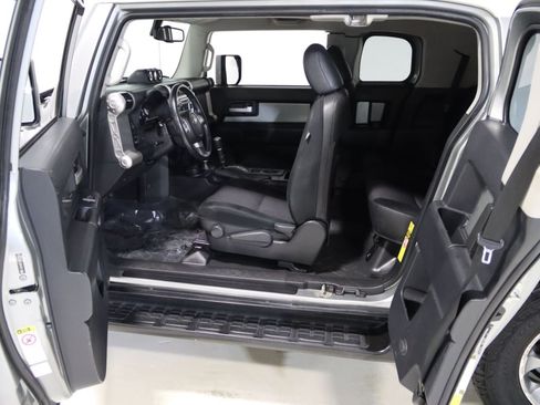 Used 2012 Toyota FJ Cruiser 4WD w/ Upgrade Pkg image 49