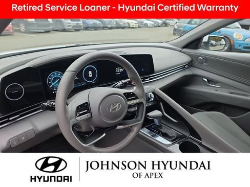Used 2025 Hyundai Elantra SEL w/ Cargo Package image 24