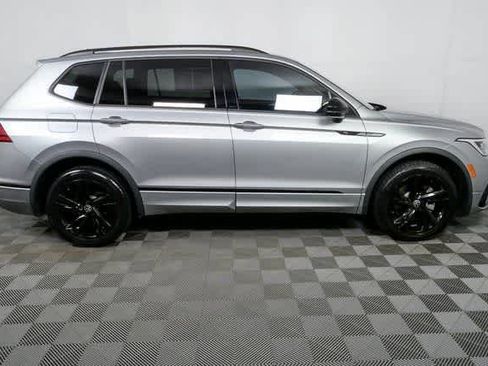 Certified 2023 Volkswagen Tiguan SE R-Line image 19