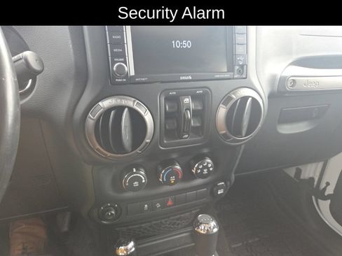 Used 2018 Jeep Wrangler Unlimited Sport S AWD/4WD image 16