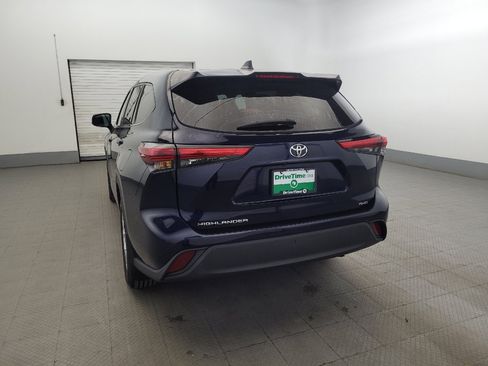 Used 2020 Toyota Highlander L AWD/4WD image 6