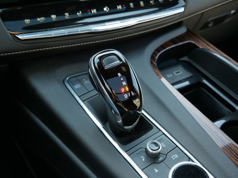 Used 2023 Cadillac Escalade ESV Premium Luxury w/ LPO, Floor Liner Package AWD/4WD image 22