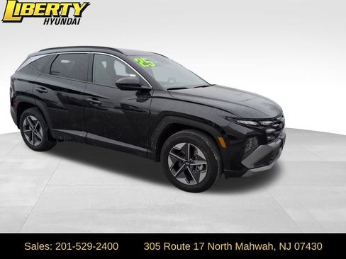 Certified 2025 Hyundai Tucson SEL image 1