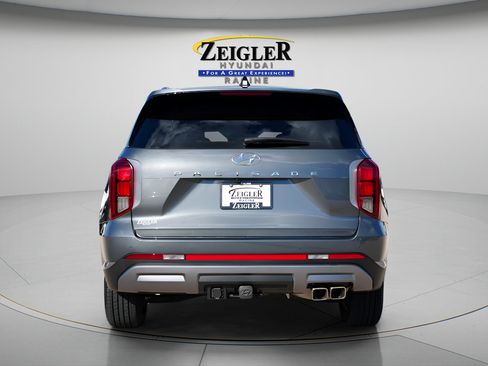 Certified 2025 Hyundai Palisade SEL FWD image 6