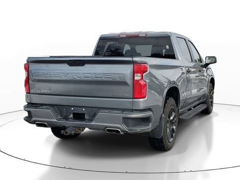 Used 2019 Chevrolet Silverado 1500 Custom w/ Custom Convenience Package AWD/4WD image 4