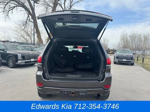 Used 2018 Jeep Grand Cherokee Altitude image 8