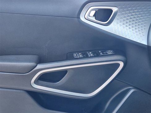 Used 2023 Kia Soul LX w/ Option Group 015 image 22