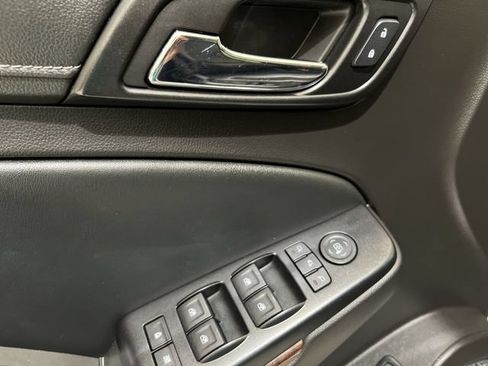 Used 2017 GMC Yukon SLT w/ Open Road Package AWD/4WD image 23